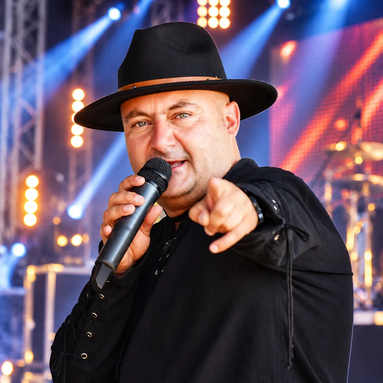„Jeszcze trochę” – nowy utwór Tomka Coral już dostępny!